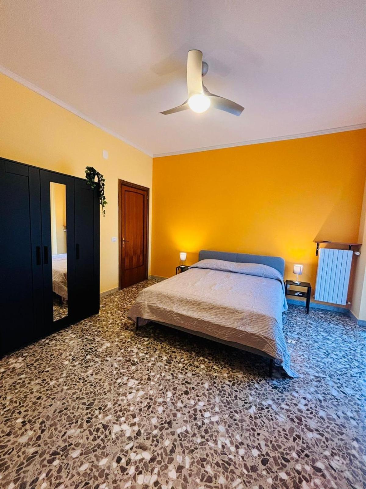 Matthias Central Rooms And Accomodation Bari Zewnętrze zdjęcie